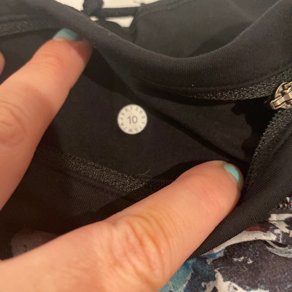 NWOT Rare lululemon jogging shorts athletic quick dry shorts size 10 black pink - Picture 5 of 10